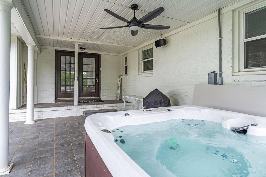 Lake Home, Dock, Fire Pit, Hot Tub, Game Room, Etc Winchester Екстериор снимка